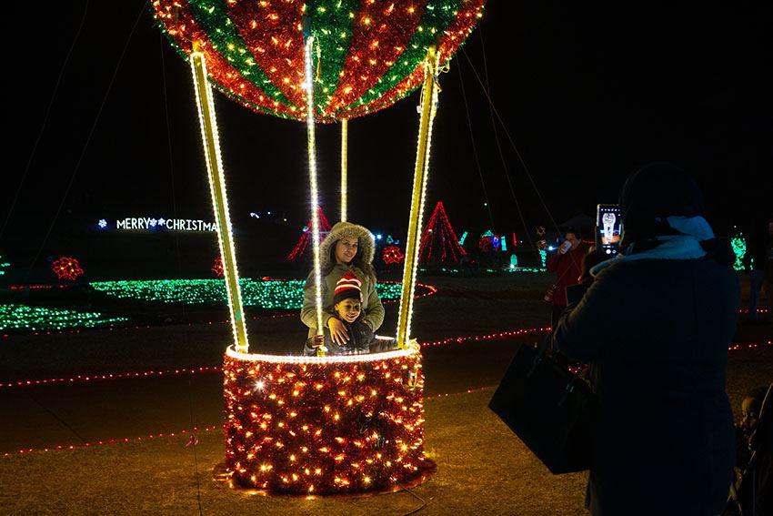 Kids in a Hot Air Balloon Light Display